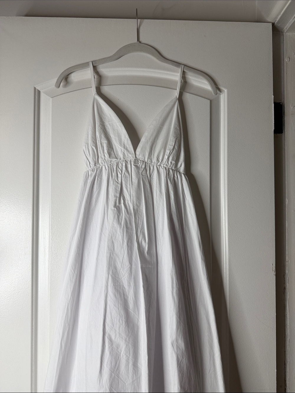Commense White V-Neck Spaghetti Strap Maxi Dress